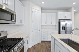 Picture of 5943 Jensen View Avenue, Apollo Beach, FL 33572