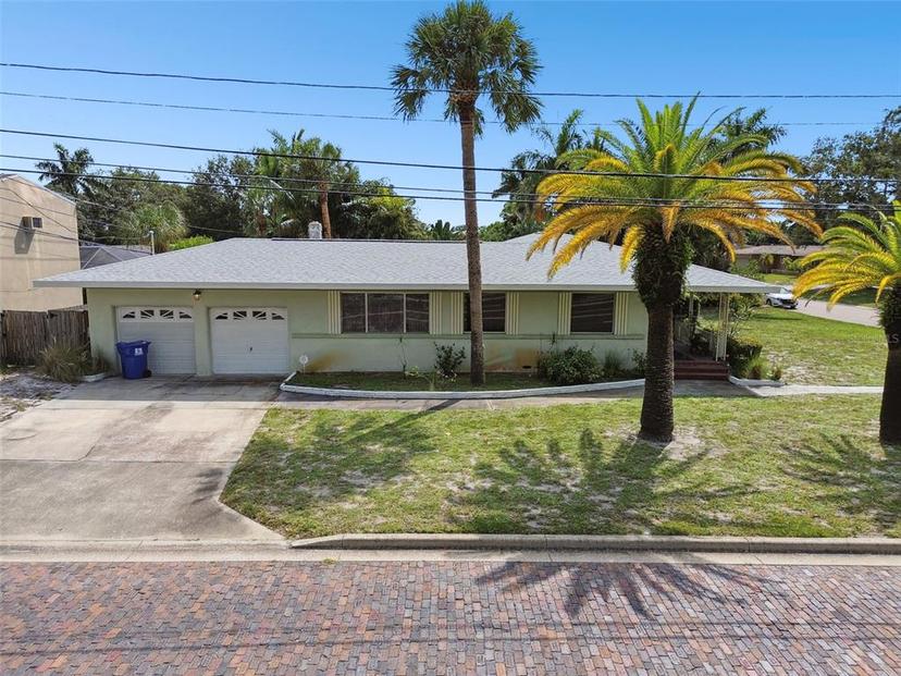 Picture of 7979 Garden Drive N, St Petersburg FL 33710