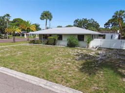 Picture of 7979 Garden Drive N, St Petersburg, FL 33710
