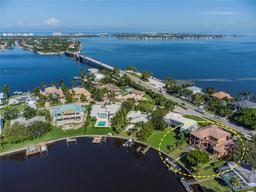Picture of 1502 Siesta Drive, Sarasota, FL 34239