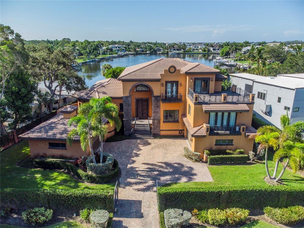Picture of 1502 Siesta Drive, Sarasota, FL 34239