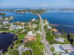 Picture of 1502 Siesta Drive, Sarasota, FL 34239