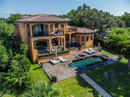 Picture of 1502 Siesta Drive, Sarasota, FL 34239