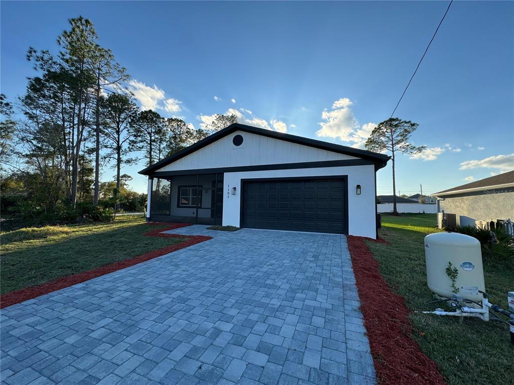 Picture of 1102 East Parkway, Deland, FL 32724