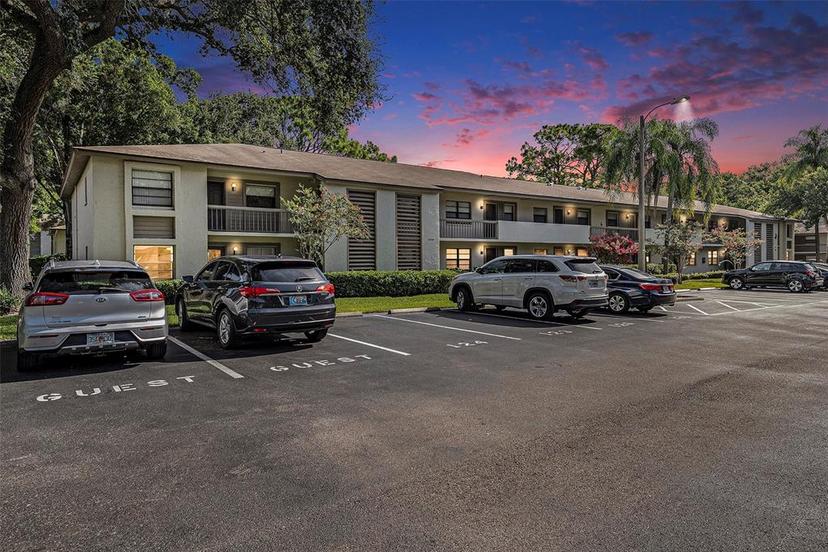 Picture of 3046 Eastland Boulevard Unit J101, Clearwater FL 33761