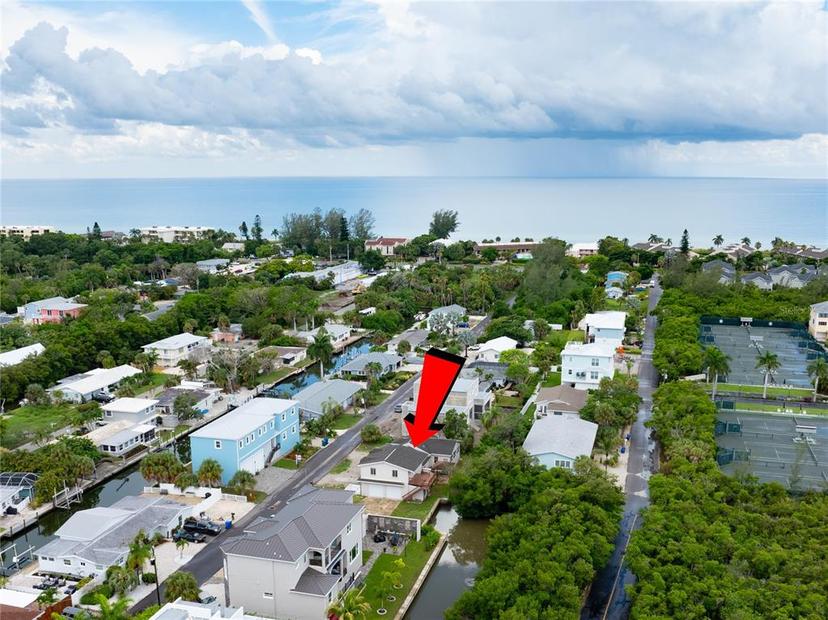 Picture of 651 Jungle Queen Way, Longboat Key FL 34228