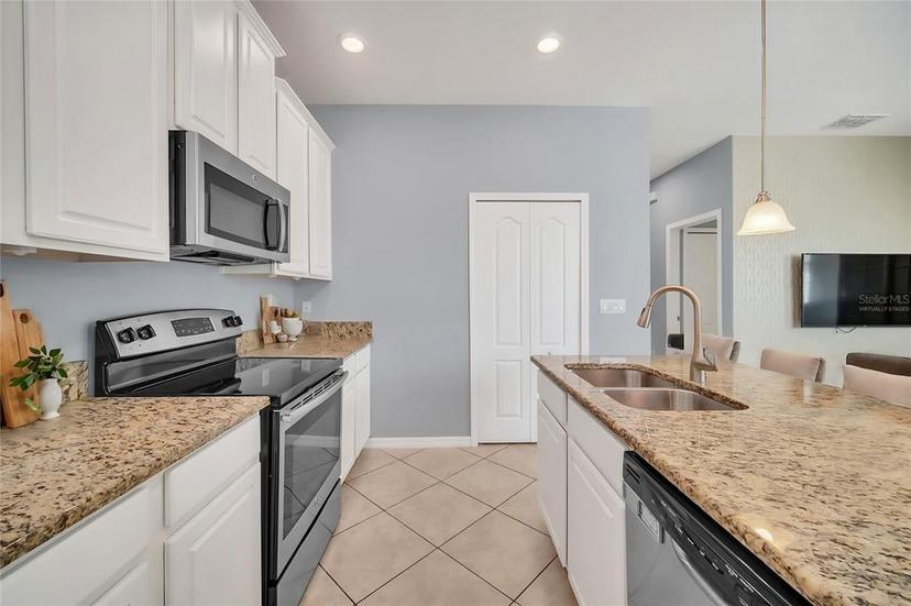 Picture of 7642 Fairgrove Avenue, Windermere FL 34786