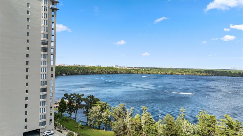 Picture of 13427 Blue Heron Beach Drive Unit 405, Orlando, FL 32821