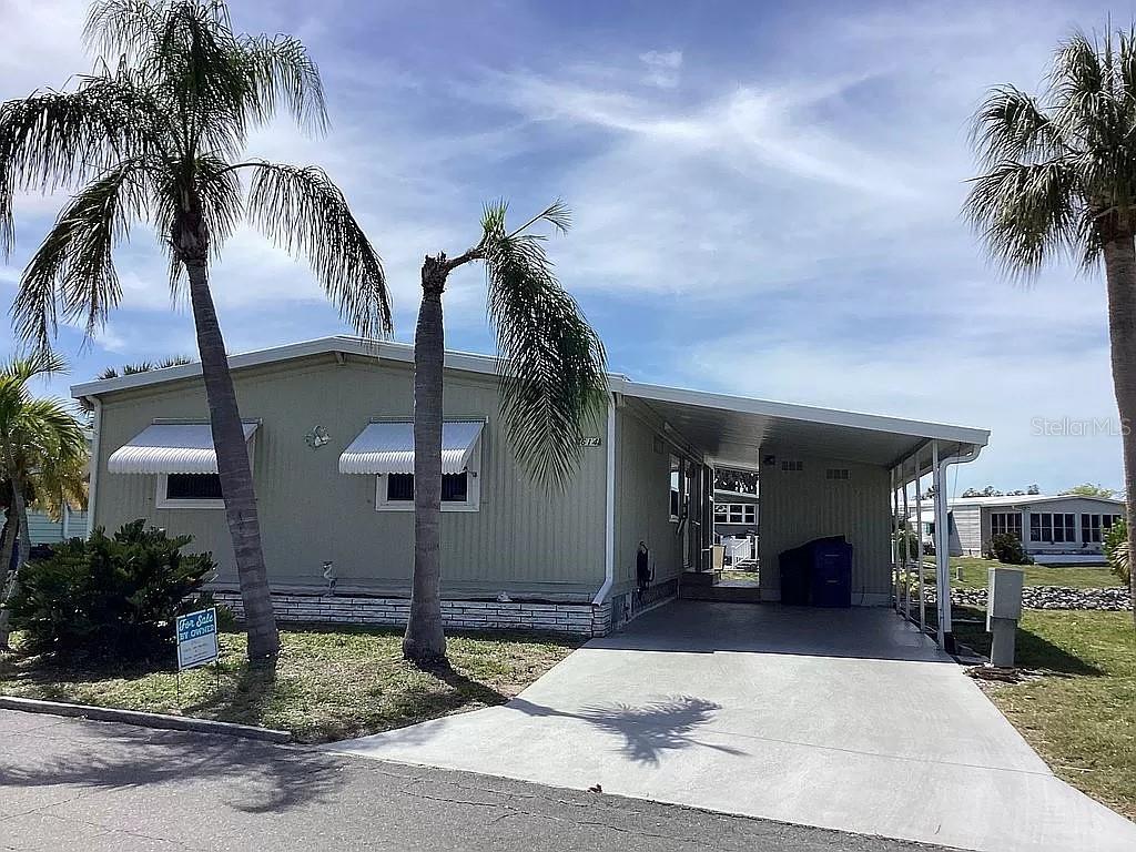 Picture of 614 Cervina Drive, Venice, FL 34285