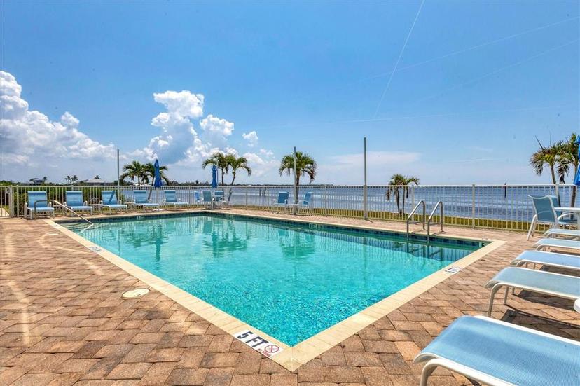 Picture of 1375 Beach Road Unit 210, Englewood FL 34223