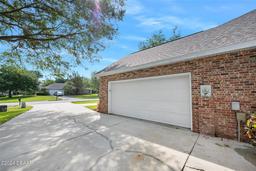 Picture of 28 Lakebluff Drive, Ormond Beach, FL 32174