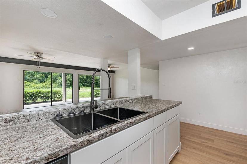 Picture of 832 Pinewood Court Unit 832, Haines City FL 33844