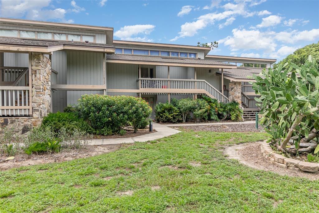 Picture of 832 Pinewood Court Unit 832, Haines City, FL 33844