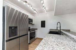 Picture of 832 Pinewood Court Unit 832, Haines City, FL 33844