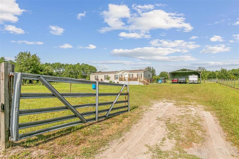 Picture of 315 Union Avenue, Crescent City FL 32112