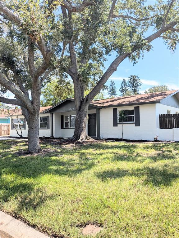 Picture of 1800 Montana Avenue Ne, St Petersburg FL 33703