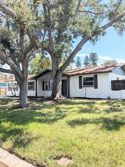 Picture of 1800 Montana Avenue Ne, St Petersburg, FL 33703
