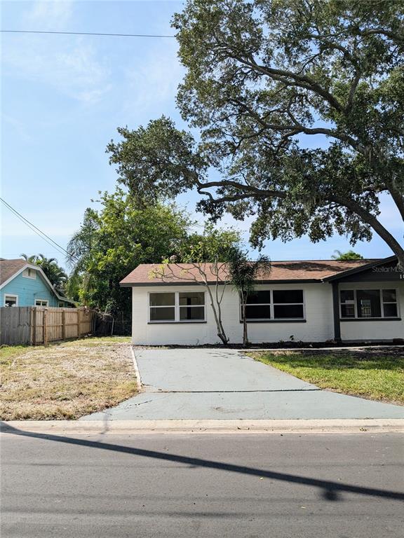 Picture of 1800 Montana Avenue Ne, St Petersburg FL 33703