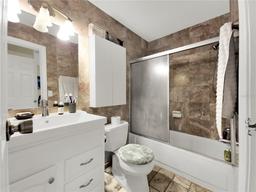 Picture of 2701 Hidden Lake Drive N Unit F, Sarasota, FL 34237