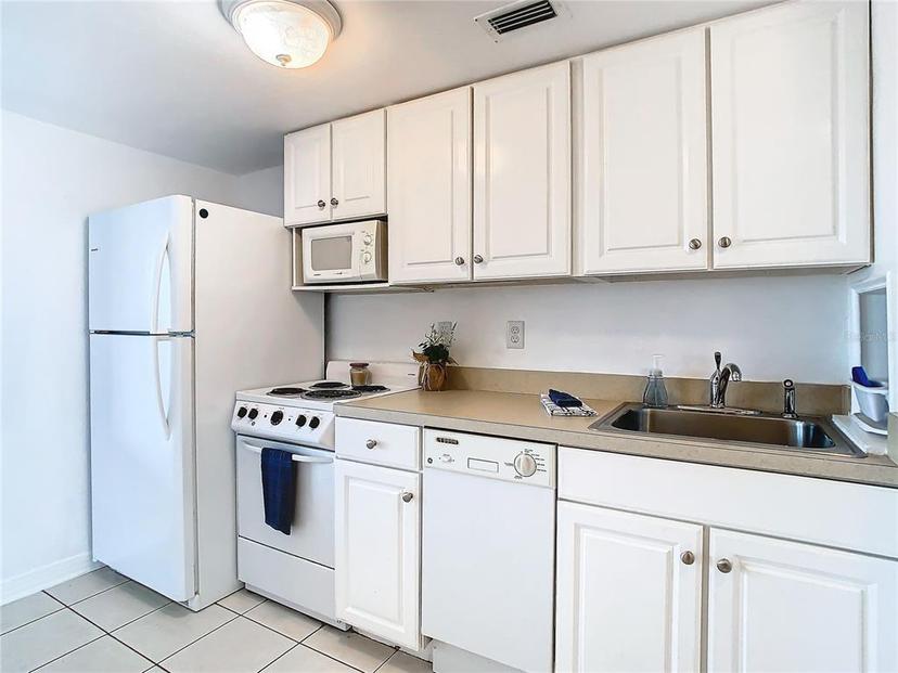 Picture of 2570 Gary Circle Unit 3, Dunedin FL 34698