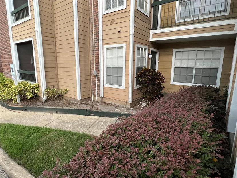 Picture of 5587 Devonbriar Way Unit 105, Orlando FL 32822