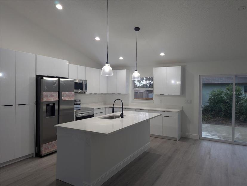 Picture of 14018 Barlington Street, Spring Hill FL 34609