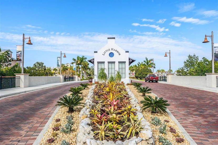 Picture of 905 Seagrape Drive, Ruskin FL 33570