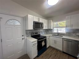 Picture of 111 Lake Dot Dr, Sanford, FL 32773