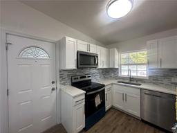 Picture of 111 Lake Dot Dr, Sanford, FL 32773