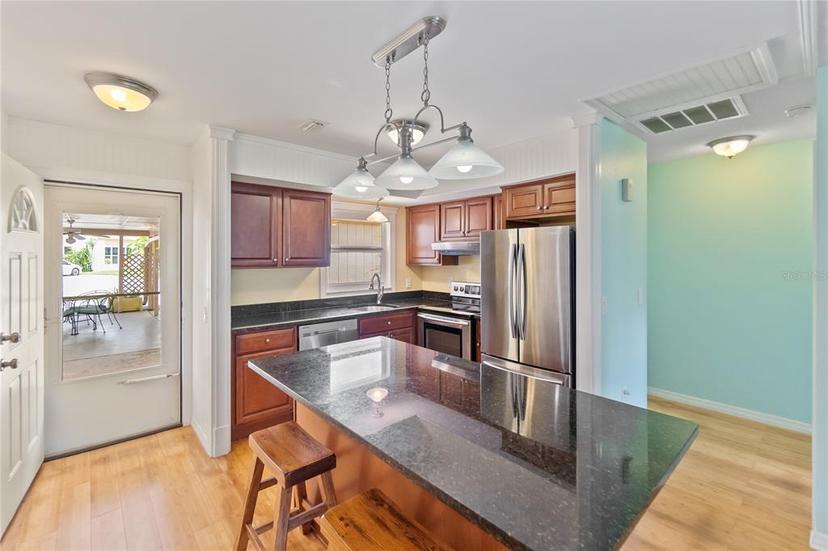 Picture of 5055 Live Oak Circle, Bradenton FL 34207