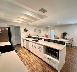Picture of 1503 Edna Ave Nw, Largo, FL 33770