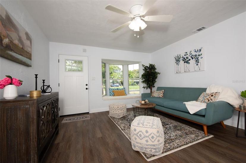 Picture of 5544 6Th Avenue N, St Petersburg FL 33710