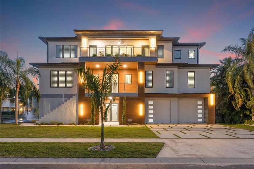 Picture of 5966 Bayview Circle S, St Petersburg FL 33707