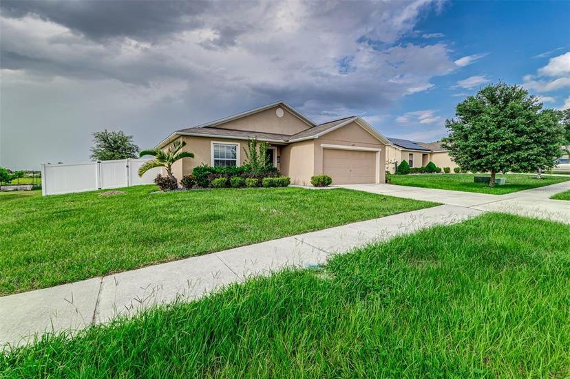 Picture of 653 Hidden Lakes Court, Haines City FL 33844