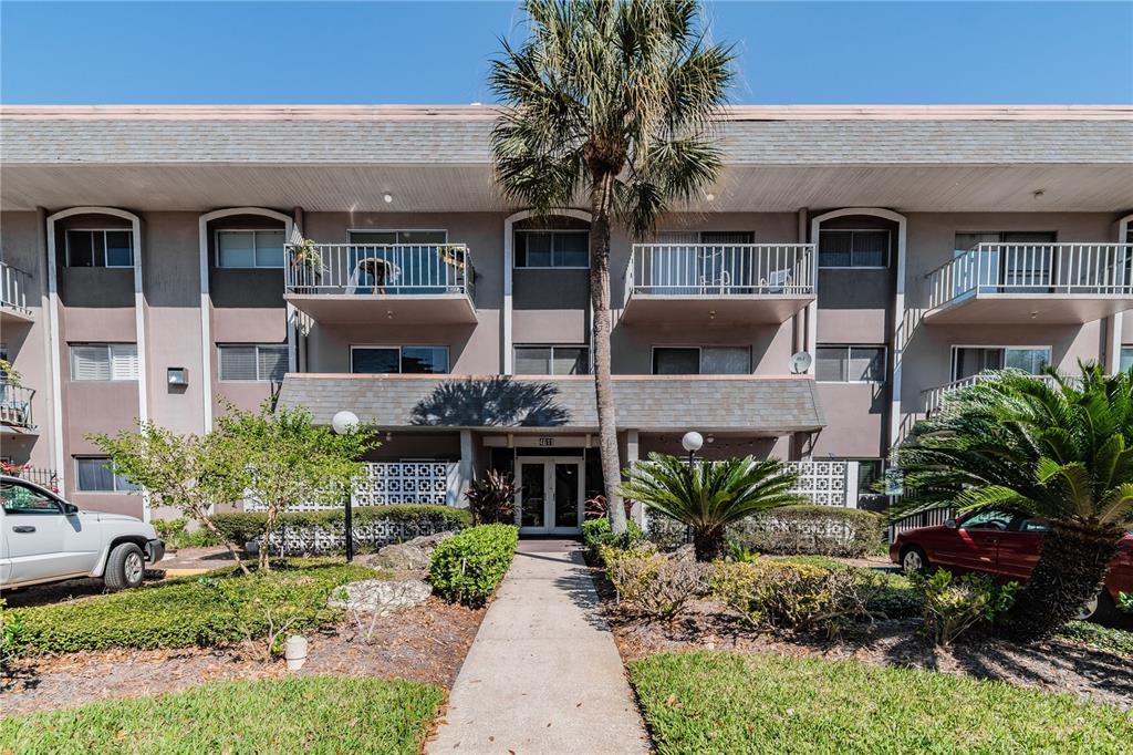 Picture of 4611 W Fig Street Unit 304, Tampa, FL 33609