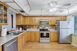 Picture of 19029 Us Highway 19 N Unit 12B, Clearwater, FL 33764