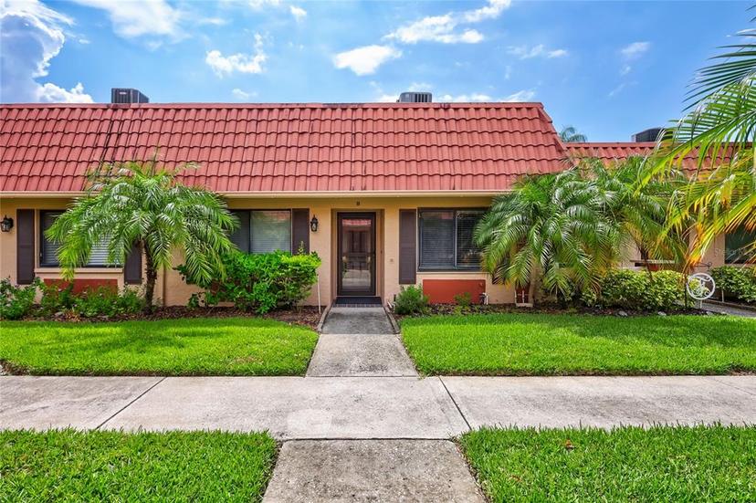 Picture of 19029 Us Highway 19 N Unit 12B, Clearwater FL 33764