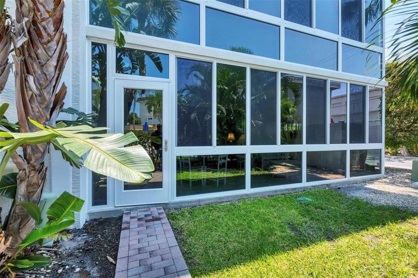 Picture of 2100 Benjamin Franklin Drive Unit 105, Sarasota FL 34236
