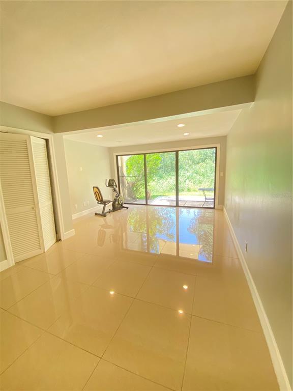 Picture of 5341 Indian Creek Drive Unit B, Orlando FL 32811