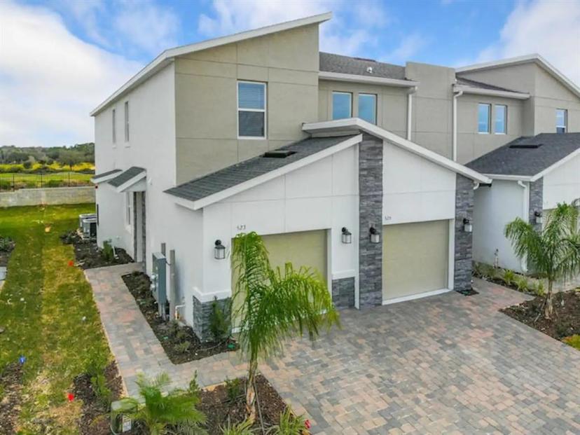 Picture of 9355 Sommerset Hills Drive Unit 9355, Davenport FL 33896