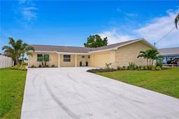 Picture of 8716 Elmwood Lane, Tampa, FL 33615