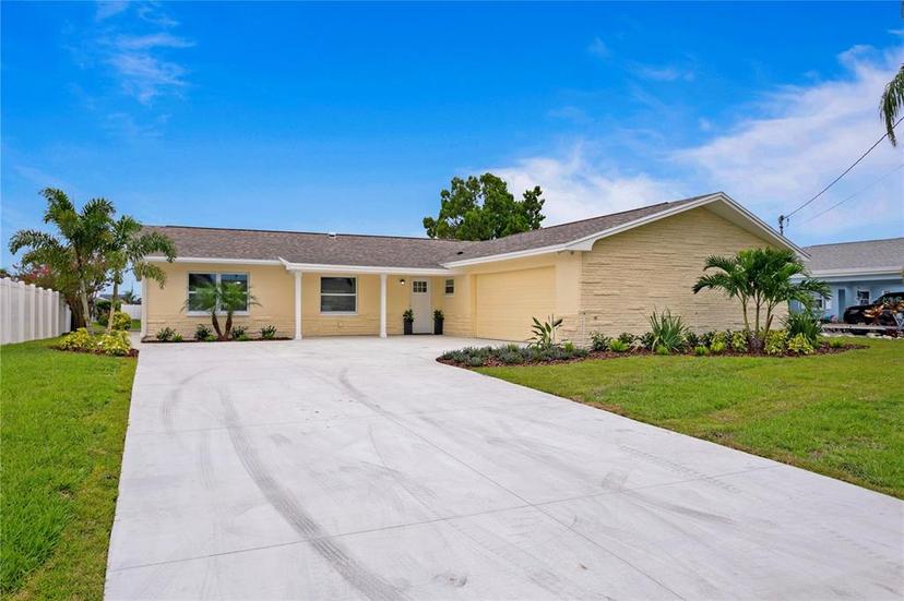 Picture of 8716 Elmwood Lane, Tampa FL 33615