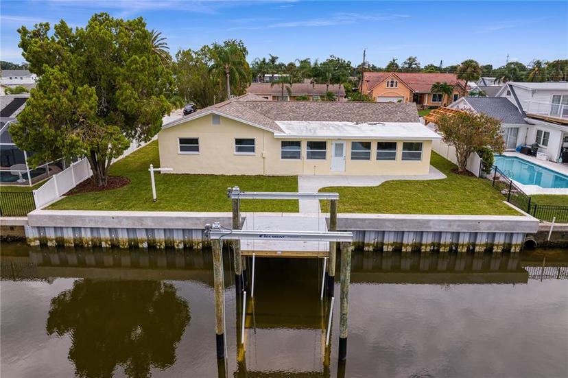 Picture of 8716 Elmwood Lane, Tampa FL 33615