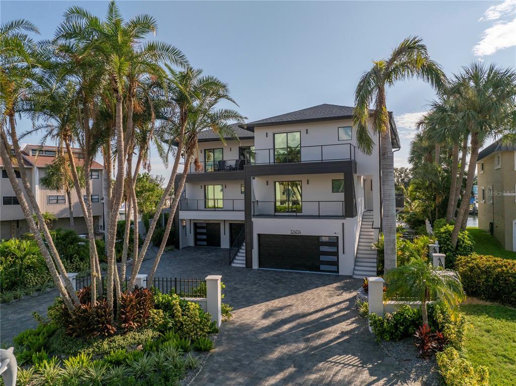 Picture of 12400 Capri Circle N Unit A, Treasure Island, FL 33706