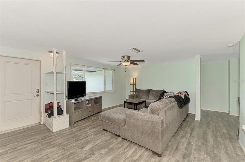 Picture of 2900 Siesta Drive, Venice FL 34293