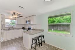 Picture of 2900 Siesta Drive, Venice, FL 34293
