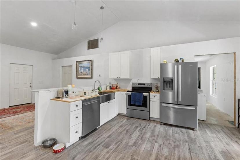 Picture of 7340 NW 21St Avenue, Bell FL 32619
