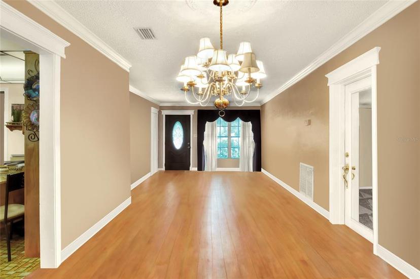 Picture of 731 E Lumsden Road, Brandon FL 33511