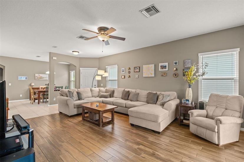Picture of 6926 Surrey Oak Drive, Apollo Beach FL 33572