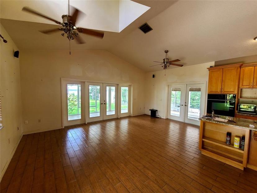 Picture of 1211 Cr 436, Lake Panasoffkee FL 33538